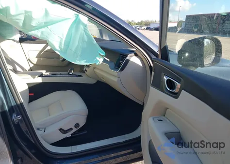 2025 Volvo Xc60 B5 Plus from USA, damaged, VIN YV4M12RC3S1080895